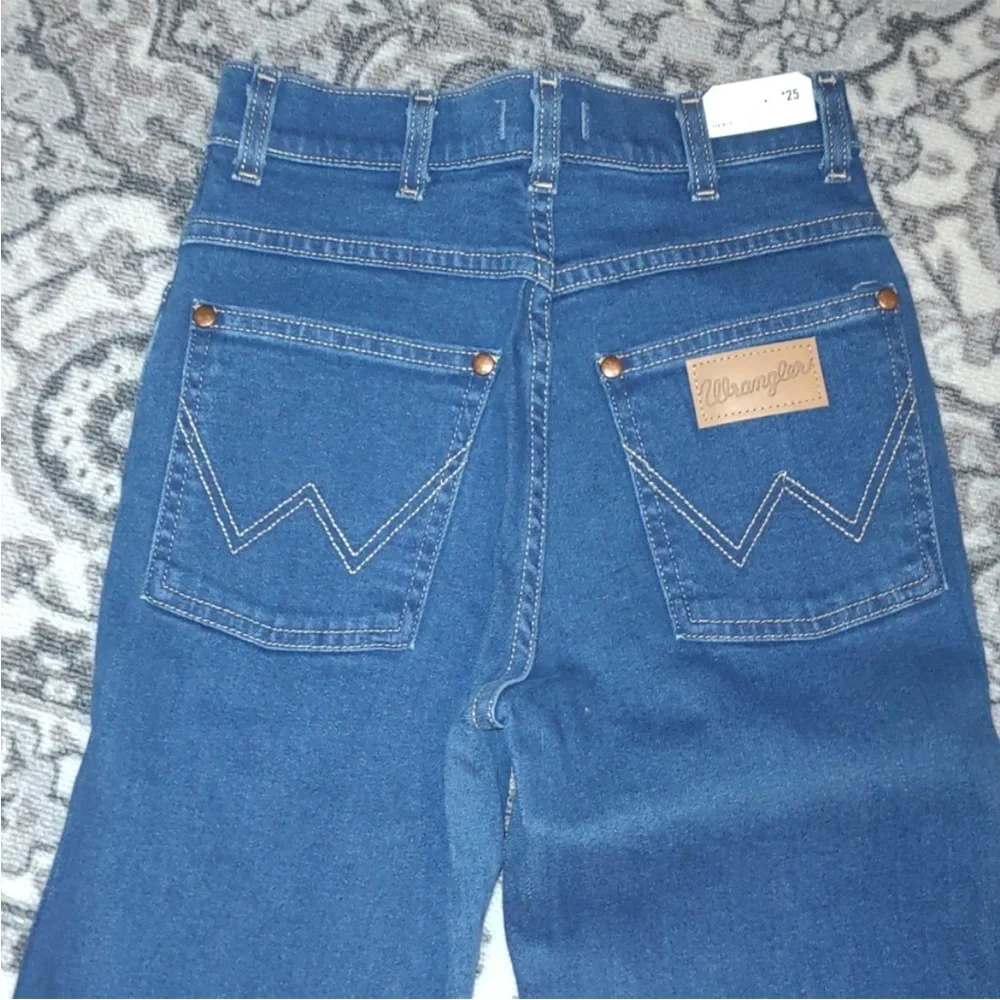 Wrangler Blue Jeans - Picture 8 of 8